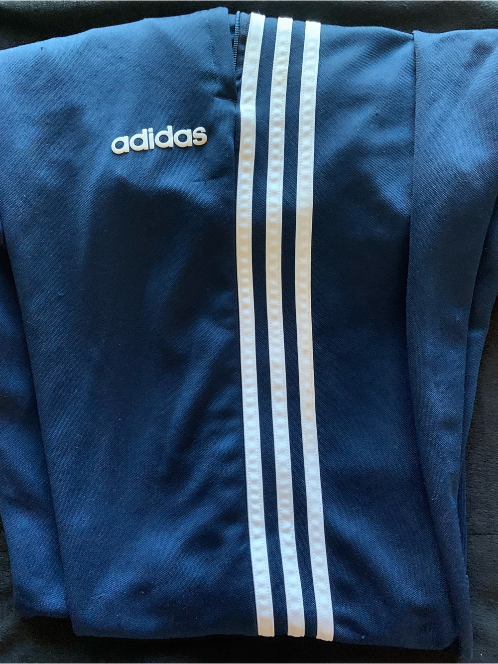 Adidas Men’s Navy Blue Three-Stripe Track Pants

Mix 1 0426